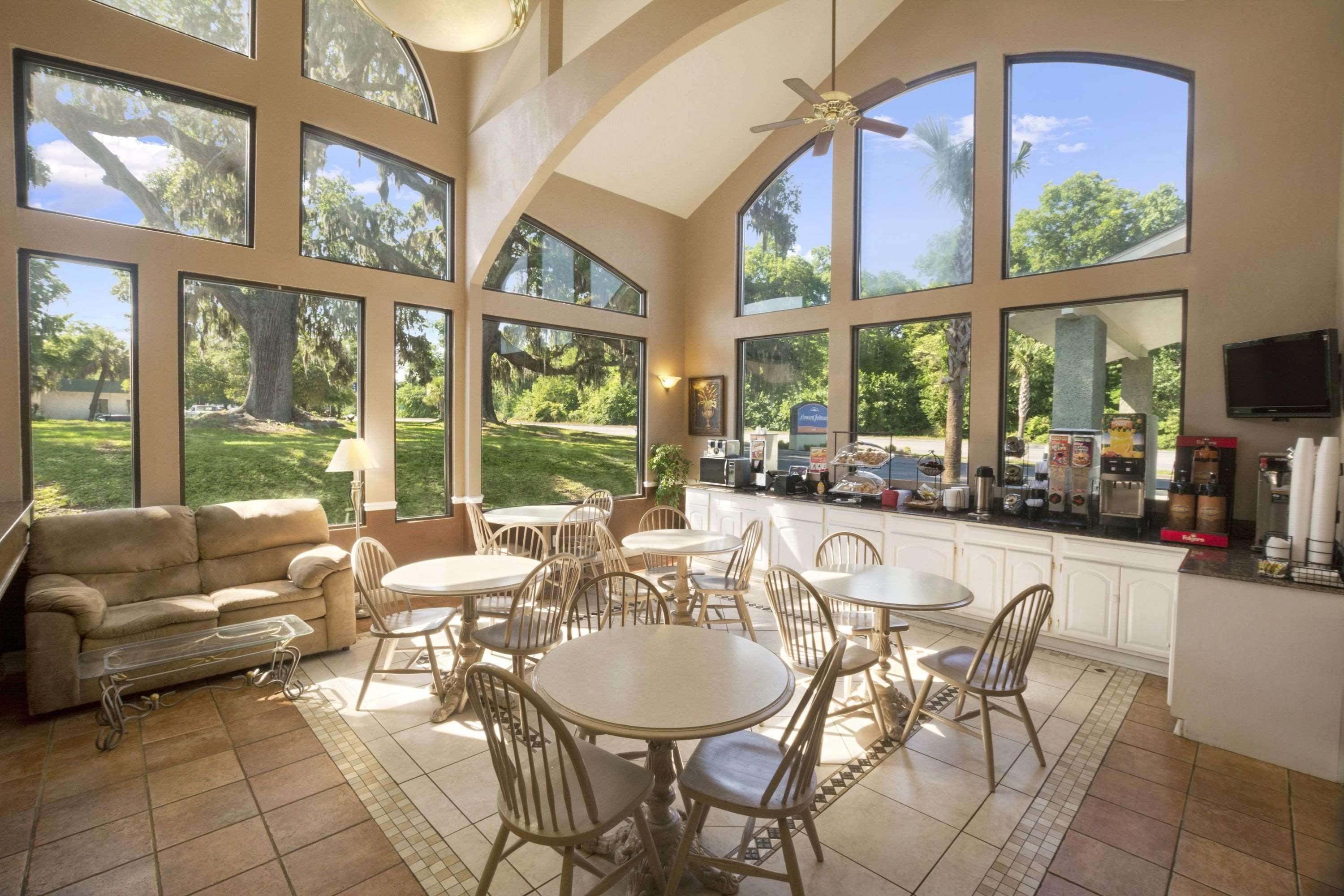 Howard Johnson By Wyndham Beaufort/Parris Island Εξωτερικό φωτογραφία