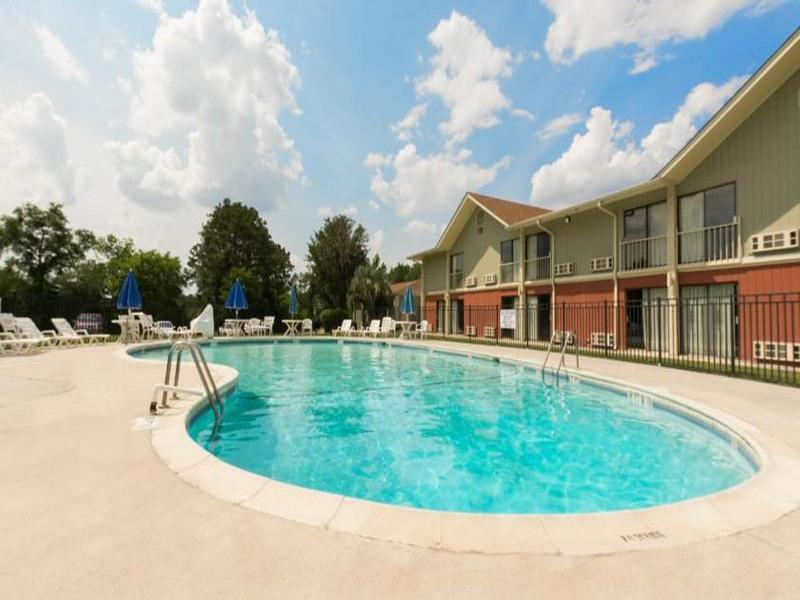 Howard Johnson By Wyndham Beaufort/Parris Island Εξωτερικό φωτογραφία